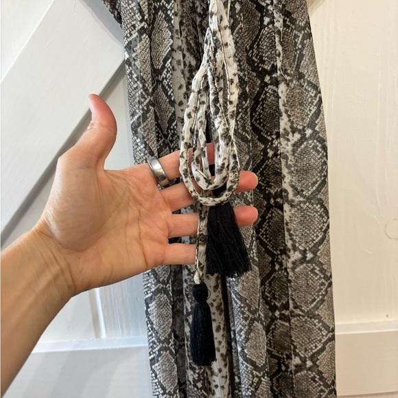 Anthropologie Elizabeth Gillett Elegant Snake Print Kimono Sheer Tie waist OS - Picture 6 of 8